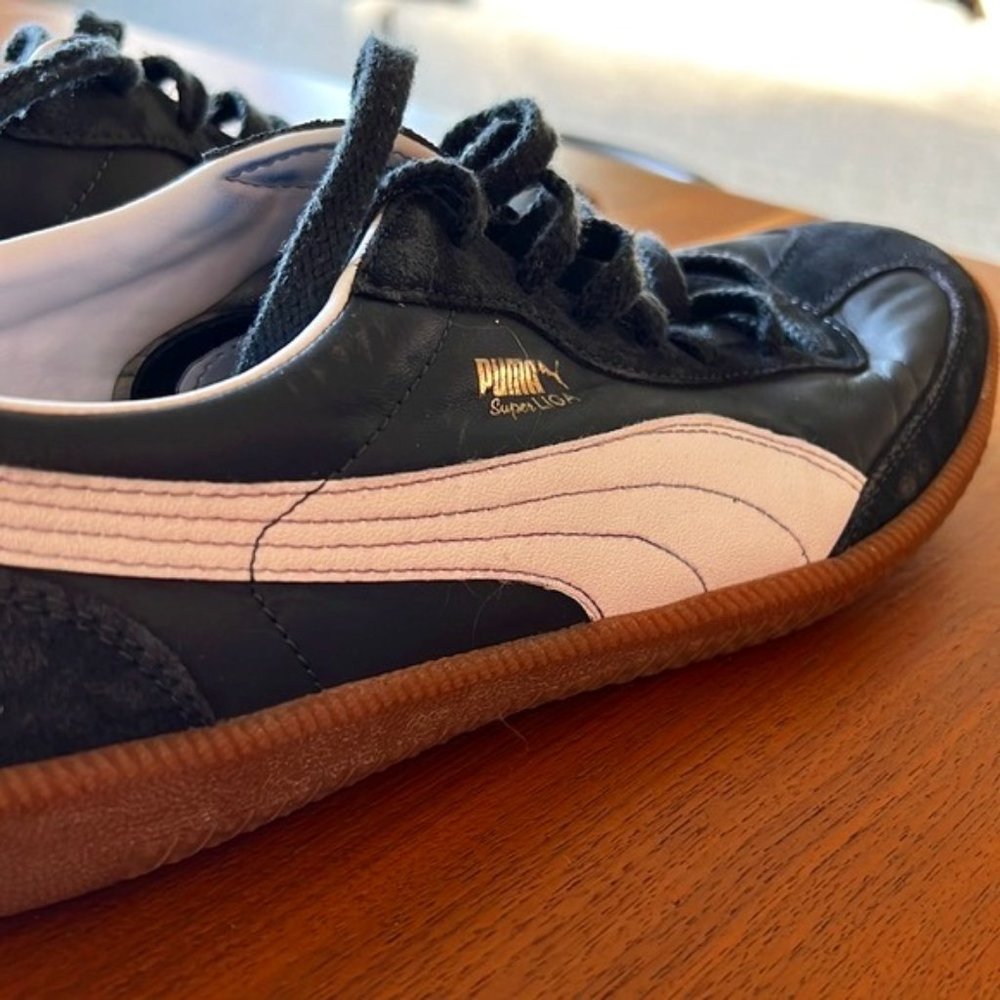 Puma Super LIGA. Size 14. Dark Navy suede with White stripe. Great condition.